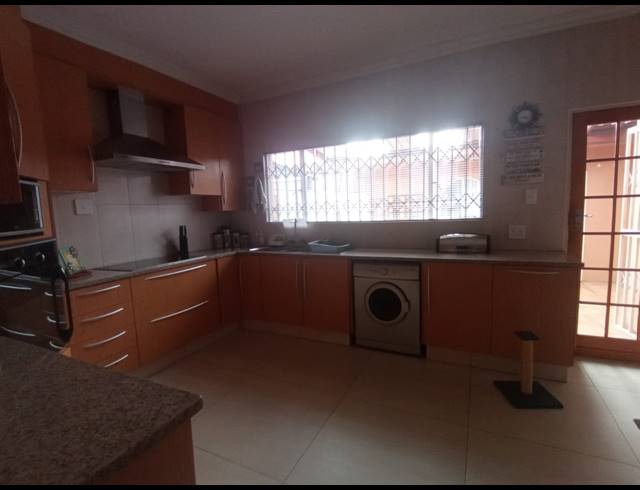 3 BEDROOM TOWNHOUSE FOR SALE IN THREE RIVERS PROPER